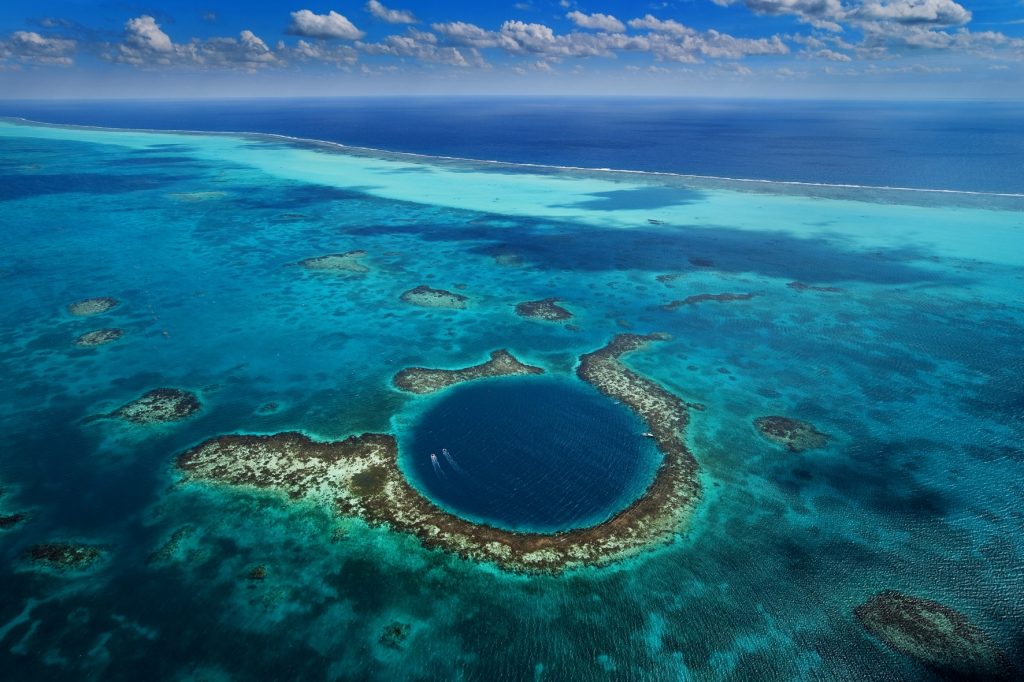 Outer Cayes and Atolls in Belize